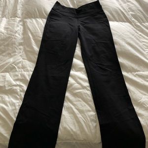 lululemon. flare pant. size 6. black. NWOT.